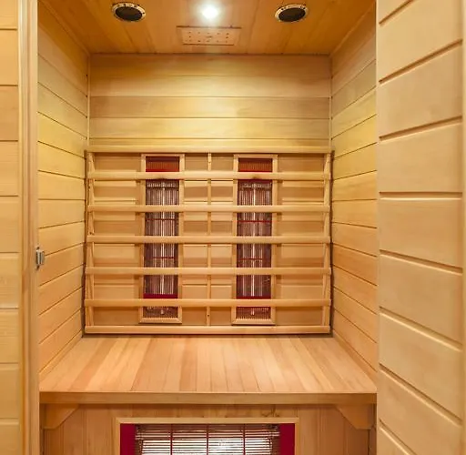 Family Хотел 3*